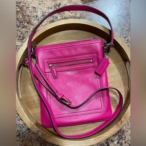 COACH leather cross-body purse. Gently used but a lotta love left. 🩷